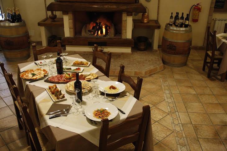 ロッカ・ディ・パーパ Il Redentore Bed & Breakfast エクステリア 写真